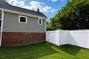 148 S Main St, Manchester, CT 06040 - Photo 8