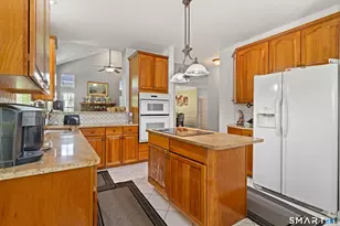40 Lexington Way N, Milford, CT 06461 - Photo 10