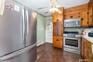 189 Bee St, Meriden, CT 06450 - Photo 10