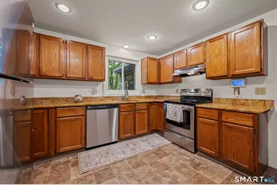 22 Walts Hill, Bloomfield, CT 06002 - Photo 8