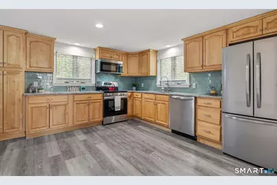 59 Thornbush Road, Wethersfield, CT 06109 - Photo 2