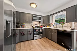 5 1st St, East Windsor, CT 06088 - Photo 10