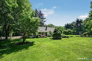 207 Grassy Hill Rd, Woodbury, CT 06798 - Photo 2