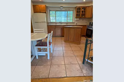 397 Butternut Court, Orange, CT 06477 - Photo 4