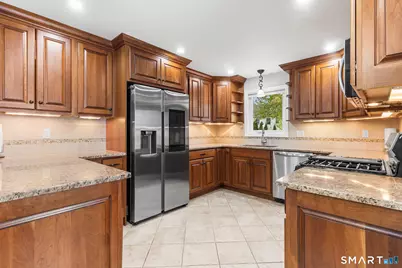 1710 Stratfield Road, Fairfield, CT 06825 - Photo 10