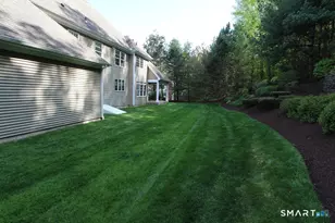 19 Devonshire Ct, Avon, CT 06001 - Photo 4