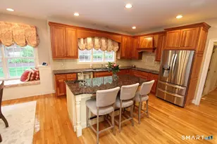 19 Devonshire Ct, Avon, CT 06001 - Photo 10
