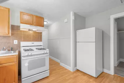 7-9 Hazel Street #3rd flr, Hartford, CT 06106 - Photo 4