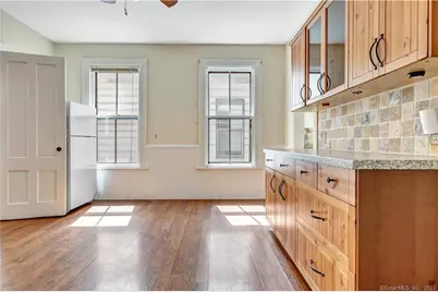 28 Edwards Street #2, New Haven, CT 06511 - Photo 4