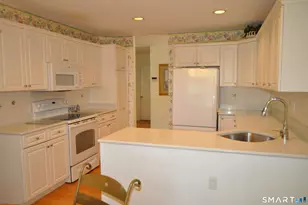9 Centerbrook Ct, Avon, CT 06001 - Photo 10