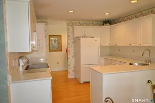 9 Centerbrook Ct, Avon, CT 06001 - Photo 8