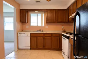 140 Thompson St, East Haven, CT 06513 - Photo 4
