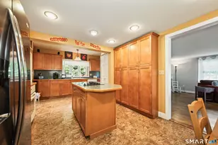 214 N Hoadley St, Naugatuck, CT 06770 - Photo 10