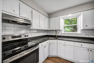 40-44 Briarwood Ln, Branford, CT 06405 - Photo 8