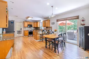 17 Sweet Meadow Rd, Newtown, CT 06470 - Photo 6