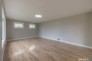 14 Catherine Ct, Milford, CT 06460 - Photo 8