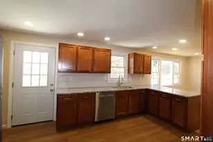 32 Lexington Cir, Newington, CT 06111 - Photo 8