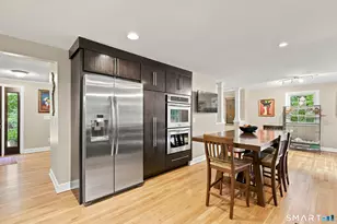 46 Henderson Dr, Avon, CT 06001 - Photo 4