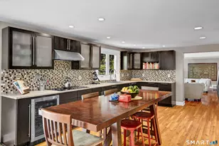 46 Henderson Dr, Avon, CT 06001 - Photo 4