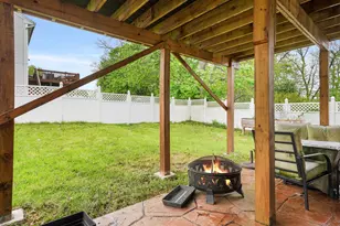 37 Kingswood Dr, New Haven, CT 06513 - Photo 26