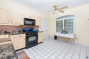 8 Whitward Pl, Windsor, CT 06095 - Photo 8
