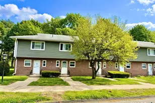 3 Camelot Dr, Bloomfield, CT 06002 - Photo 2