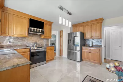 10 Barraclough Avenue, Hamden, CT 06517 - Photo 20