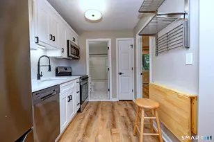 143 Columbus Pl, Stamford, CT 06907 - Photo 6