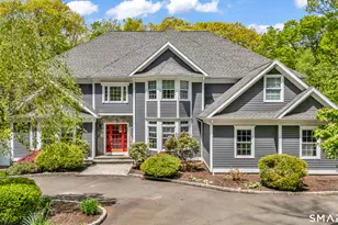 10 Arthur's Ct, Newtown, CT 06470 - Photo 1