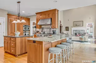 10 Arthur's Ct, Newtown, CT 06470 - Photo 14