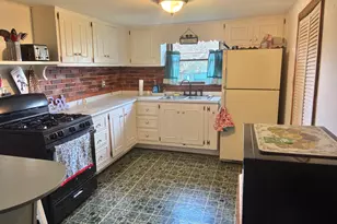 21 Friendship St, Norwich, CT 06360 - Photo 6