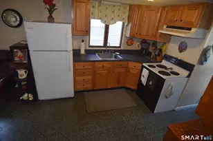 10 Hartford Ave, Old Lyme, CT 06371 - Photo 10