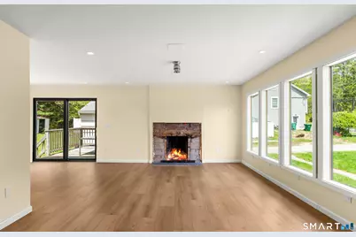 846 Vauxhall St Extension, Waterford, CT 06375 - Photo 6