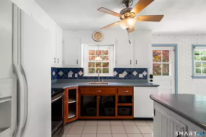 846 Vauxhall St Extension, Waterford, CT 06375 - Photo 10