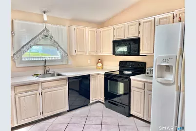 9 Brittany Lane, Naugatuck, CT 06770 - Photo 6