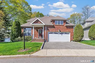 69 Jasmine Cir, Milford, CT 06461 - Photo 2