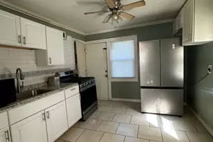 184 Pearl Harbor St, Bridgeport, CT 06610 - Photo 6