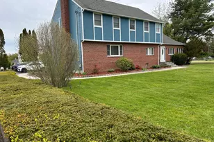 890 Daniels Farm Rd, Trumbull, CT 06611 - Photo 1