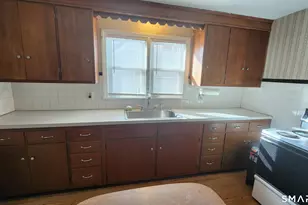 178 N Bishop Ave, Bridgeport, CT 06610 - Photo 12