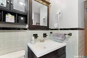 8 James St, Windsor Locks, CT 06096 - Photo 26