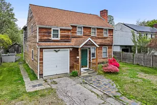 79 Fairfield Pl, Fairfield, CT 06824 - Photo 4