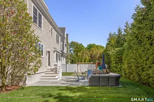 110 Smith St, Fairfield, CT 06824 - Photo 28