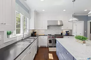 110 Smith St, Fairfield, CT 06824 - Photo 6