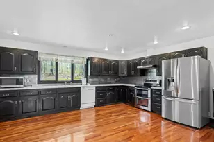 132 Hickory Ln, Bethlehem, CT 06751 - Photo 6