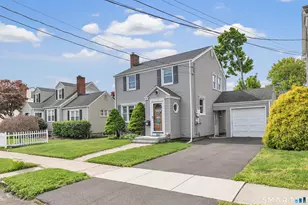 543 Woodstock Ave, Stratford, CT 06614 - Photo 2