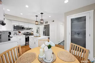 33 Stevens Pl, Rocky Hill, CT 06067 - Photo 6