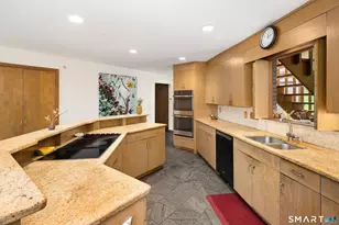 171 Blackberry Dr, Stamford, CT 06903 - Photo 12