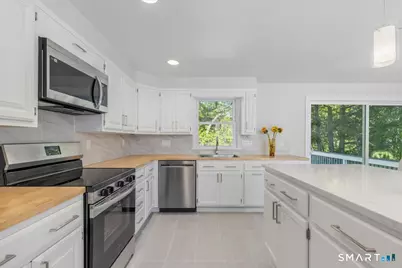 47 London Lane, Stamford, CT 06902 - Photo 8