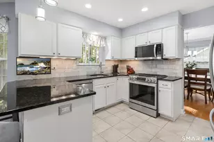 163 Dora Dr, Middletown, CT 06457 - Photo 8