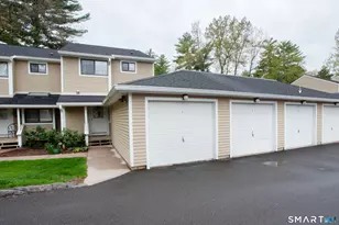 17 Wiggins Farm Dr, Simsbury, CT 06070 - Photo 4
